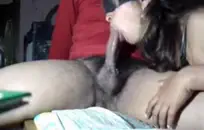 بوف الهواة وقحة الزوجة تمتص والملاعين صديقها حتى انه cums.