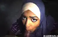 أجش الآسيوية في سن المراهقة يأخذ ضخمة الوجه.