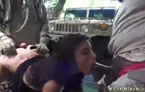 فاتنة في سن المراهقة يعطي اللسان لا يصدق إلى المعلم ديك كبيرة في الحزب.