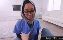 شعر في سن المراهقة مع الدهون الحمار مارس الجنس من قبل ديك كبيرة بوف شاعر المليون المقربة.