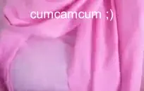 لاتينا سميكة تمتص ديك في السيارة.