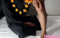 مثير الفتيات الآسيوية الحصول على عارية ولعق حلق كس.